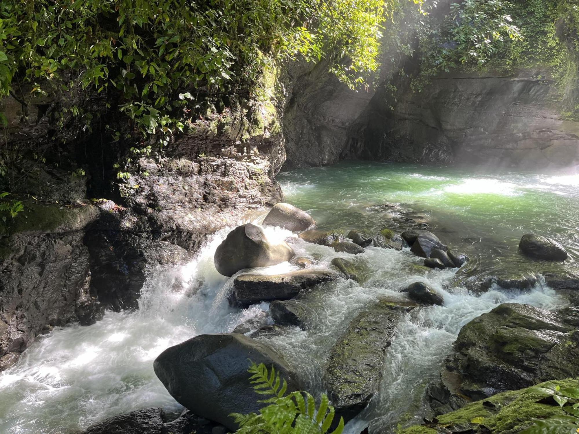 Holos Retreat Center: The Entire Ridge Basecamp Baru Exterior foto